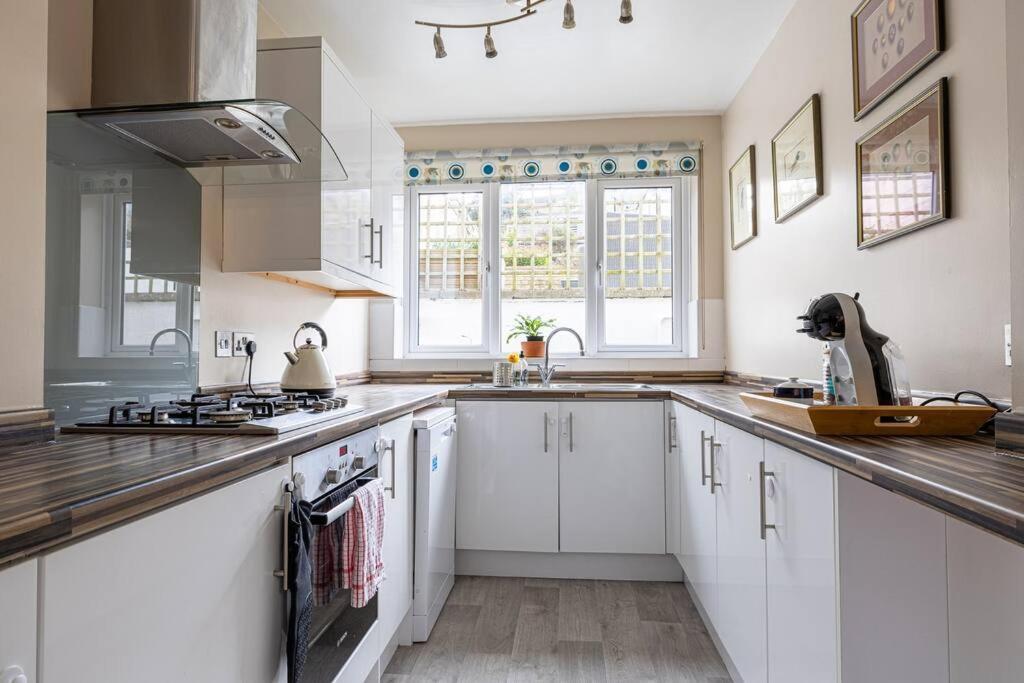 Pure B - Welcoming Bath City 3 Bed House Free Parking & Wifi ภายนอก รูปภาพ